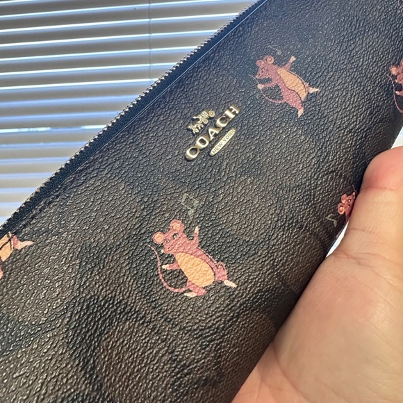 Coach Small Leather PVC Goods Style NO.F79932,NWT. Handbag / Pencil Case - Picture 3 of 10